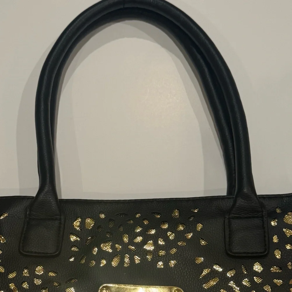 SIGNATURE CLUB A Women Black & Gold Tote  Shoulder Bag